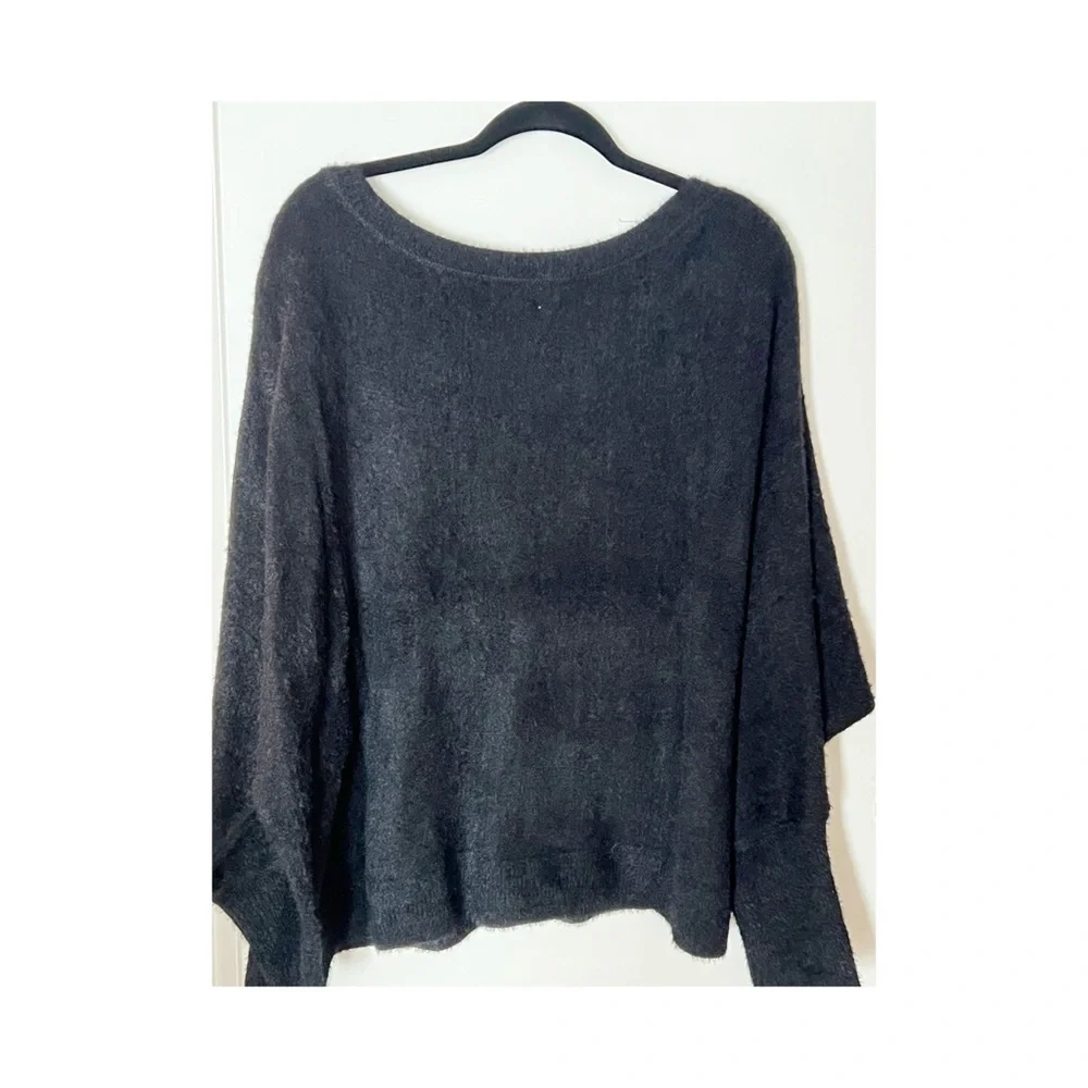 Sweater - Picture 4 of 4